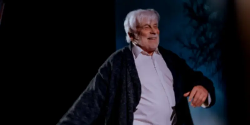 Jacques Weber incarne Cyrano dans une adaptation poétique au Théâtre La Pépinière