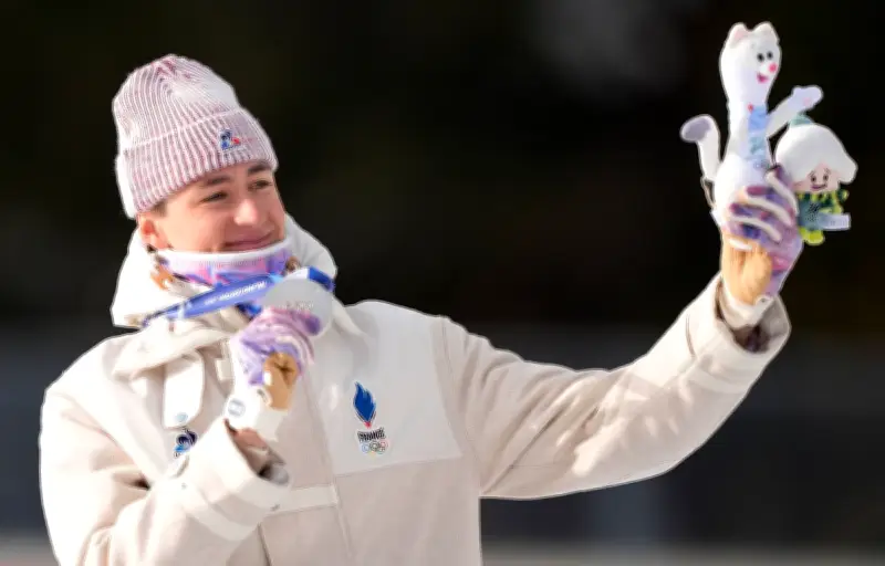 JO 2026 : Eric Perrot décroche l'argent en biathlon, les Bleus visent de nouveaux podiums