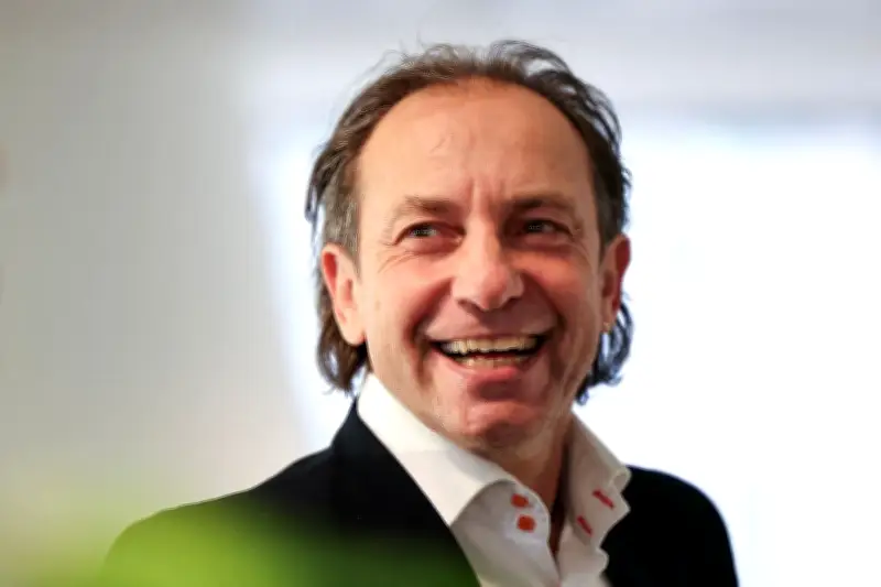 Philippe Candeloro en campagne pour les JO 2026, le sexisme l'accompagne