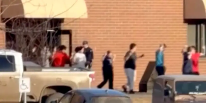 Tuerie de masse au Canada : neuf morts dans une école et une résidence