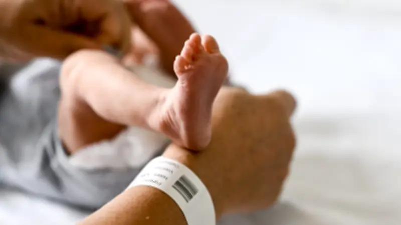 Un député propose 250 euros mensuels par enfant pendant 20 ans pour relancer la natalité