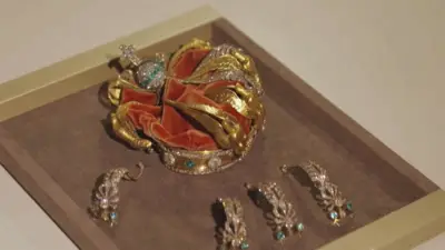 Casse du Louvre : la couronne de l'impératrice Eugénie pourra être restaurée malgré des dégâts importants