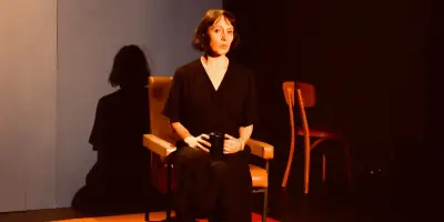 Cécile Garcia Fogel illumine 'Tanto poco' au Théâtre du Chariot à Paris