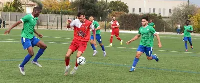 Football dans l'Hérault : Les équipes de Thau face au dilemme de préserver leurs acquis
