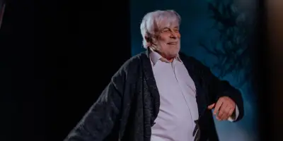 Jacques Weber incarne Cyrano dans une adaptation poétique au Théâtre La Pépinière