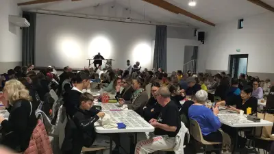 Le loto du Football Club de Moussac attire une foule enthousiaste dans une ambiance festive