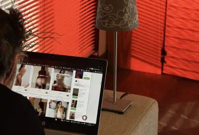 Le Sénat légifère contre les proxénètes 2.0 des plateformes de contenus sexuels