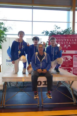 L'Escrime Pays Foyen triomphe aux championnats de Nouvelle-Aquitaine d'épée par équipe