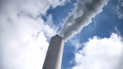 L'Élysée débloque 1,6 milliard d'euros pour décarboner sept sites industriels polluants