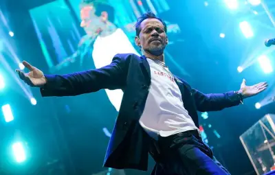 Marc Anthony rompt le silence sur la querelle des Beckham
