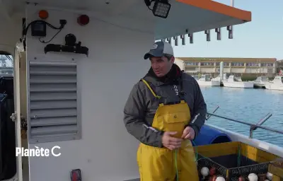 Pêche Douce : Portrait d'un Marin Artisan qui Privilégie la Durabilité