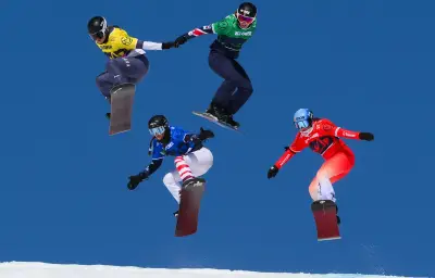 Snowboardcross et skicross : pourquoi la France brille et fascine aux JO d'hiver