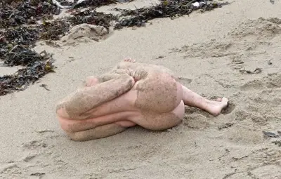 Une poupée pour adultes échouée sur une plage du Morbihan crée une vive frayeur