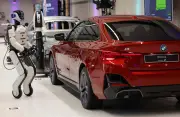 BMW déploie des robots humanoïdes dans son usine de Leipzig pour automatiser la production