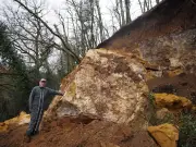 Éboulement majeur à Carlucet : des dizaines de tonnes de roche s'effondrent sur un chemin privé