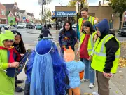 Chicago, modèle de résistance contre les rafles de l'ICE : sifflets et solidarité