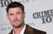 Chris Hemsworth révèle son calvaire sur Hot Ones : 12 heures à enlacer la cuvette