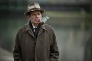 Denis Podalydès incarne un Maigret somnifère dans 'Maigret et le Mort Amoureux'