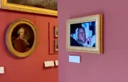Des activistes accrochent un faux tableau du Prince Andrew au Louvre