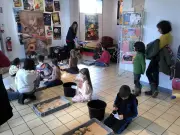 Des enfants découvrent l'archéologie lors du festival La Fabrique d'étoiles à Saint-Astier