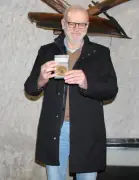 Didier Fourcaud, viticulteur à Saint-Vivien, reçoit la médaille de la Coopération agricole