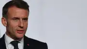 Emmanuel Macron honore ses fidèles à l'Élysée et défend son bilan politique