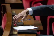 Fin de vie : l'Assemblée vote pour un droit à l'aide à mourir