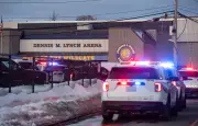 Fusillade dans une patinoire aux États-Unis : trois morts dont le tireur, trois blessés critiques