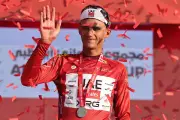 Isaac Del Toro s'impose au sommet de Jebel Hafeet et endosse le maillot de leader
