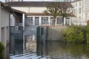La décrue de la Charente s'amorce lentement après des inondations historiques à Saintes