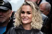 Laeticia Hallyday et Serge Varsano célèbrent la Saint-Valentin à Courchevel