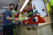 Le camion-atelier des Bleus : l'arme secrète du ski de fond français aux JO 2026