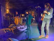 Le trio palois Érème dévoile son premier album 'On My Way' au Moulin Bouge