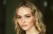 Lily-Rose Depp rejoint le biopic de Johnny Hallyday aux côtés de Benjamin Voisin