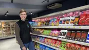 Louis Leprêtre, 26 ans, redonne vie à une supérette de quartier à Frontignan