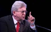 Mélenchon condamne la mort de Quentin Deranque et rejette les critiques de Lecornu