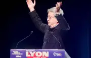 Mélenchon crée la polémique avec des propos sur Epstein qualifiés d'antisémites