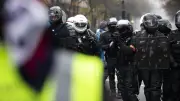 Neuf CRS jugés pour violences dans un Burger King lors des Gilets jaunes