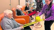 Nîmes : Des ateliers sportifs intergénérationnels entre écoliers et seniors