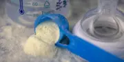 Nouveaux dépôts de plaintes dans l'affaire des laits infantiles contaminés en France