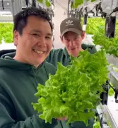 Palli Fleischer Lyberth cultive des légumes au Groenland malgré le froid arctique