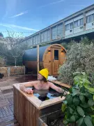 Paris inaugure son premier sauna urbain, un lieu de convivialité et de détente