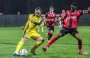 Pau FC privé de trois milieux clés pour le choc face au leader Troyes