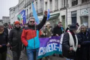 Rochefort : la Nupes reprend Alpha Blondy pour une manif festive contre la réforme des retraites
