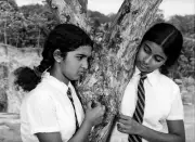 Sumitra Peries dépeint le double joug des femmes dans le Sri Lanka rural des années 70
