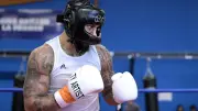 Tony Yoka quitte la France pour représenter la RDC aux Jeux Olympiques de Los Angeles