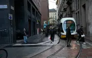 Tramway déraillé à Milan : un mort et une vingtaine de blessés lors d'un accident grave