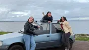 Trois ingénieures lancent un raid solidaire de 8 000 km en Peugeot 205 depuis Marseillan