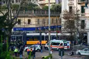 Un tramway déraille à Milan, faisant au moins un mort et une vingtaine de blessés