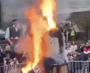 Une poupée géante de Jordan Bardella brûlée au carnaval d'Hasparren, enquête ouverte